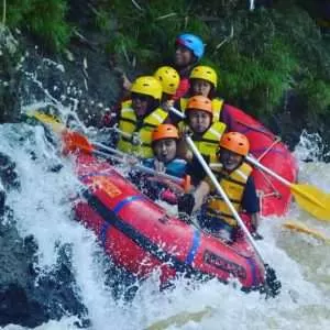 rafting bogor sungai cisarua puncak grade 3 Verza Pro
